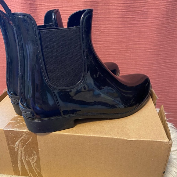 Comfort View Rain Boots - Picture 3 of 8